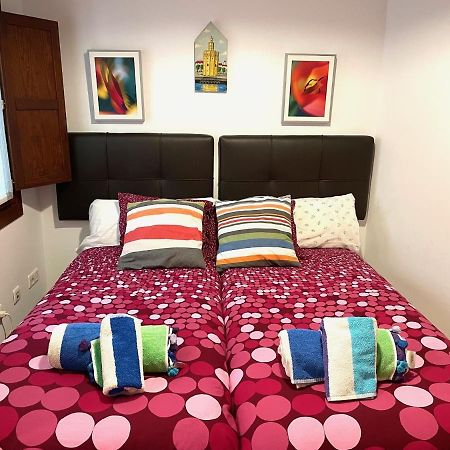 Apartamento Centro Plaza Salvador, Wifi Free& Parking Opcional Sevilla Eksteriør billede