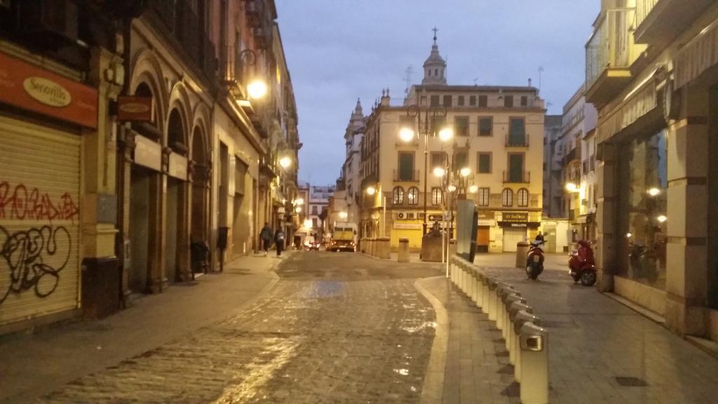 Apartamento Centro Plaza Salvador, Wifi Free& Parking Opcional Sevilla Eksteriør billede